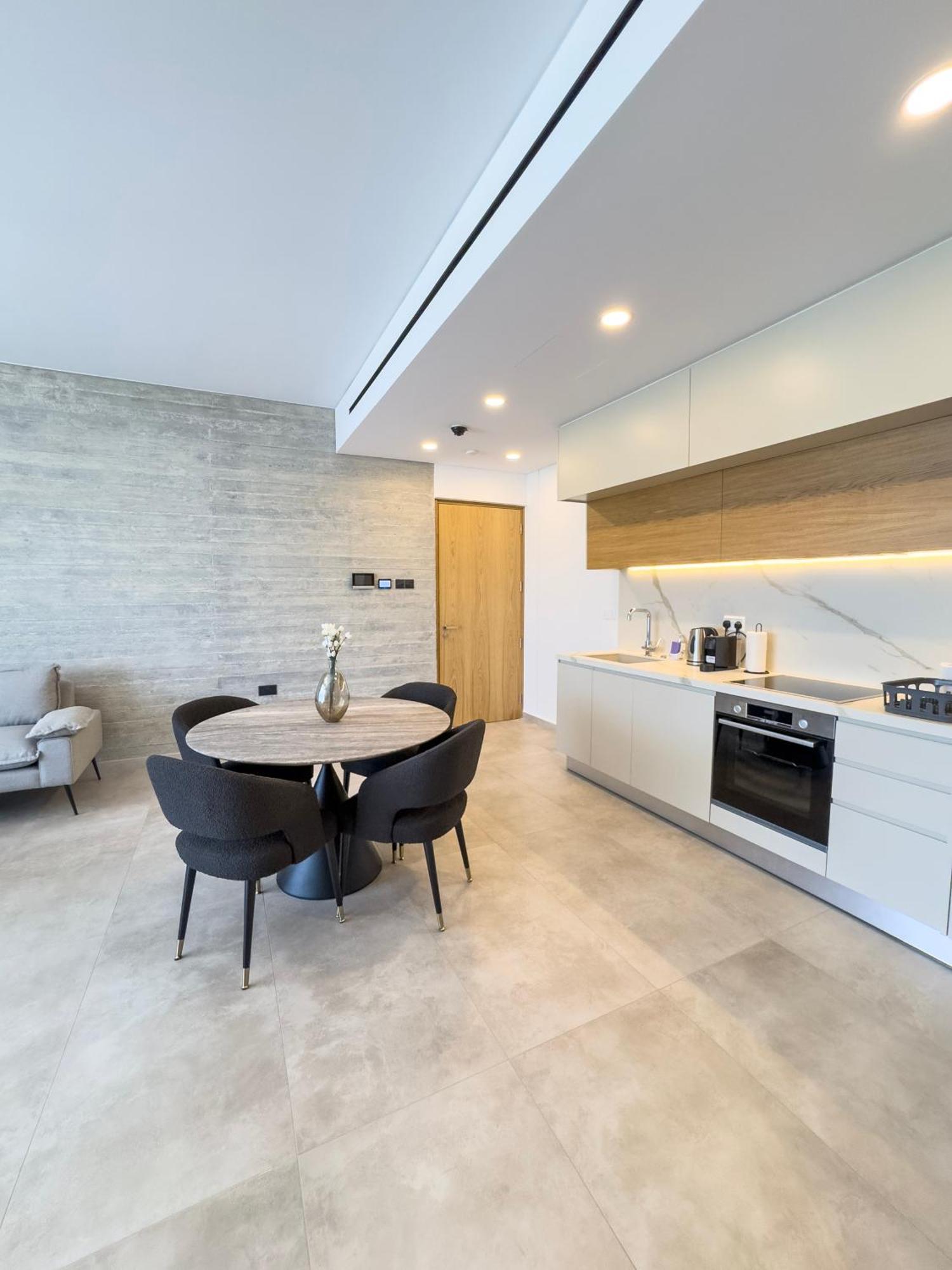 Malberry Park 201 - Modern 2 Bedroom With Pool, Gym, Jaccuzi * Paphos