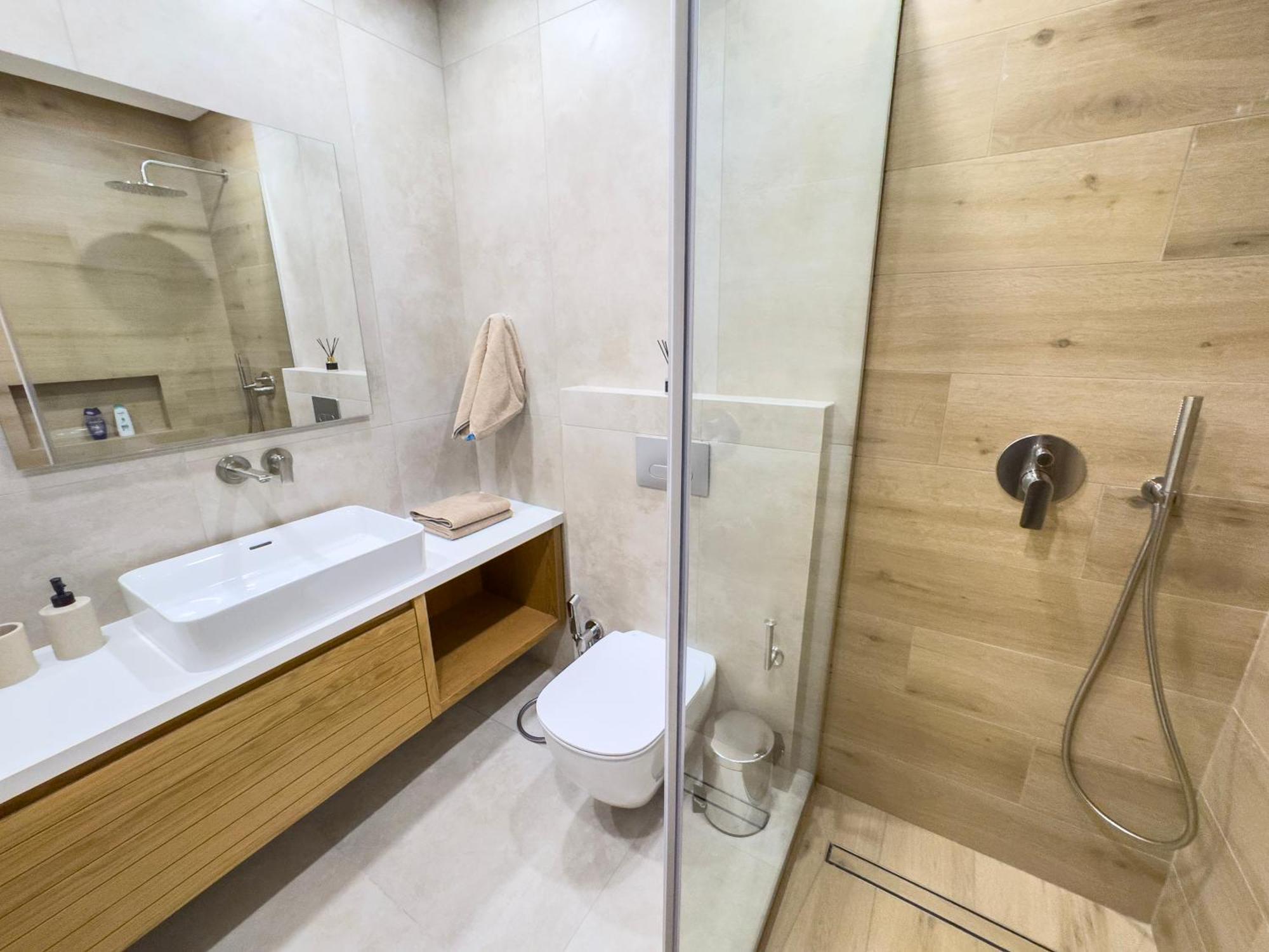 Malberry Park 201 - Modern 2 Bedroom With Pool, Gym, Jaccuzi Paphos
